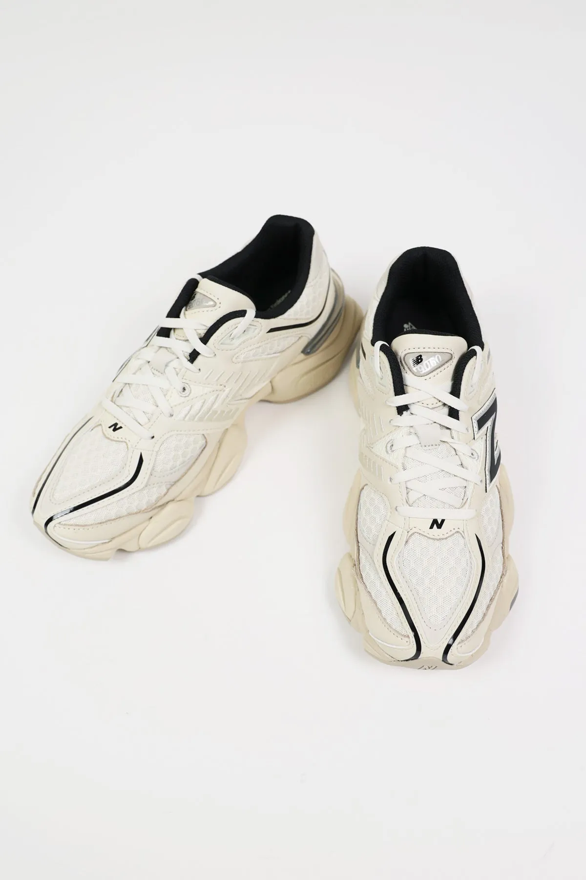 9060 - Beige/Black