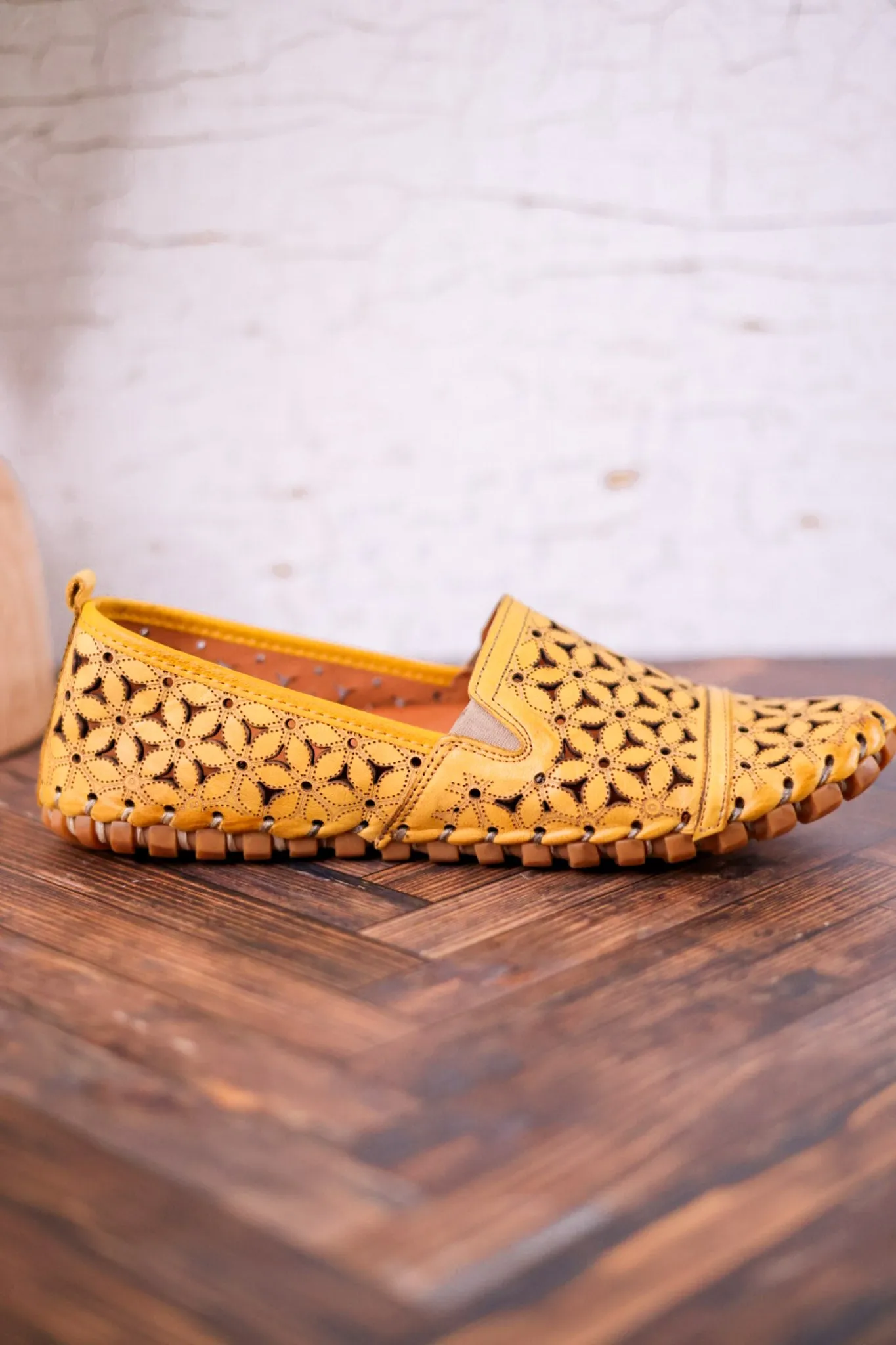 Flowerflow Classic Yellow Loafers